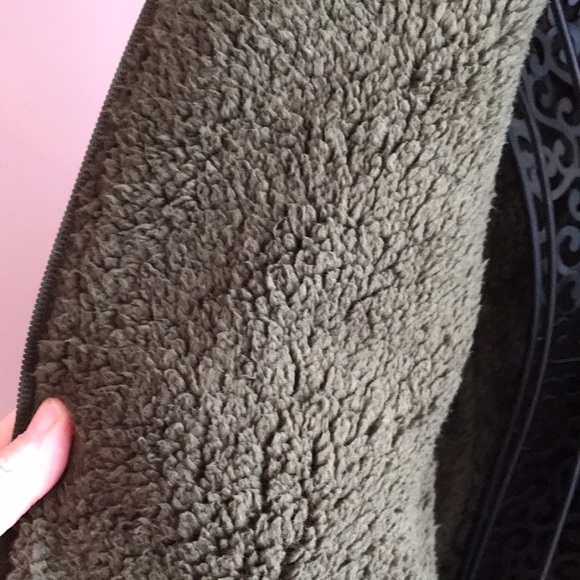 Core life camo vest size medium - Picture 4 of 5